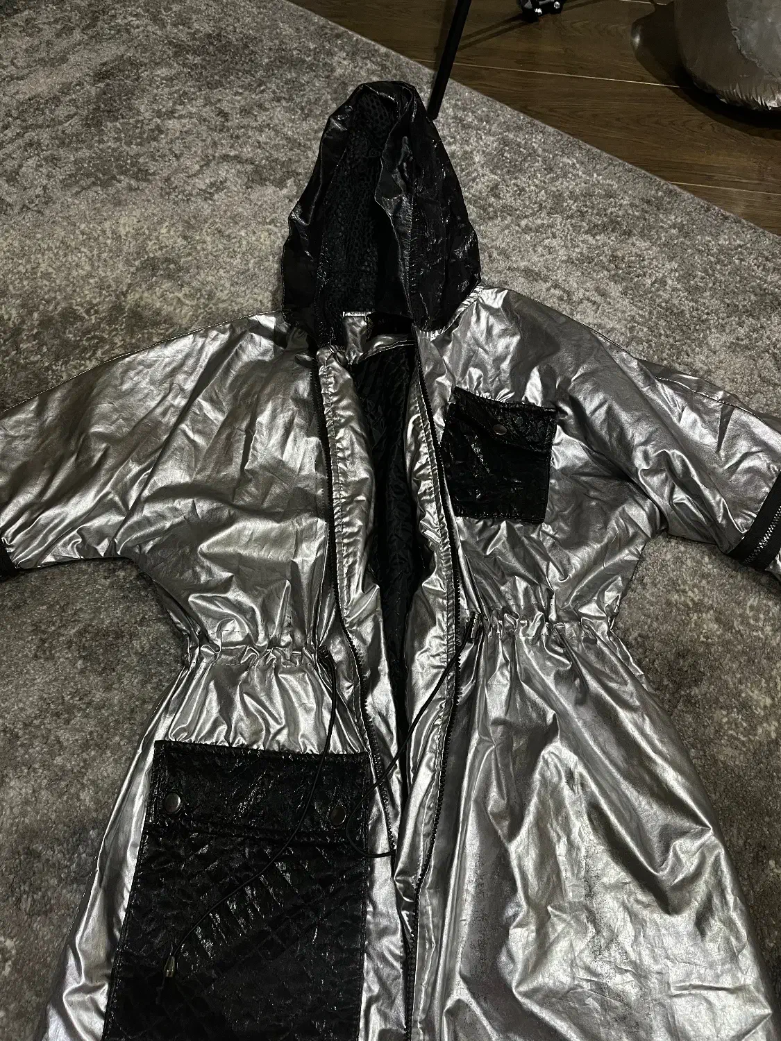 بارونی نقره ای دخترونه|لباس|تهران, تهرانپارس غربی|دیوار