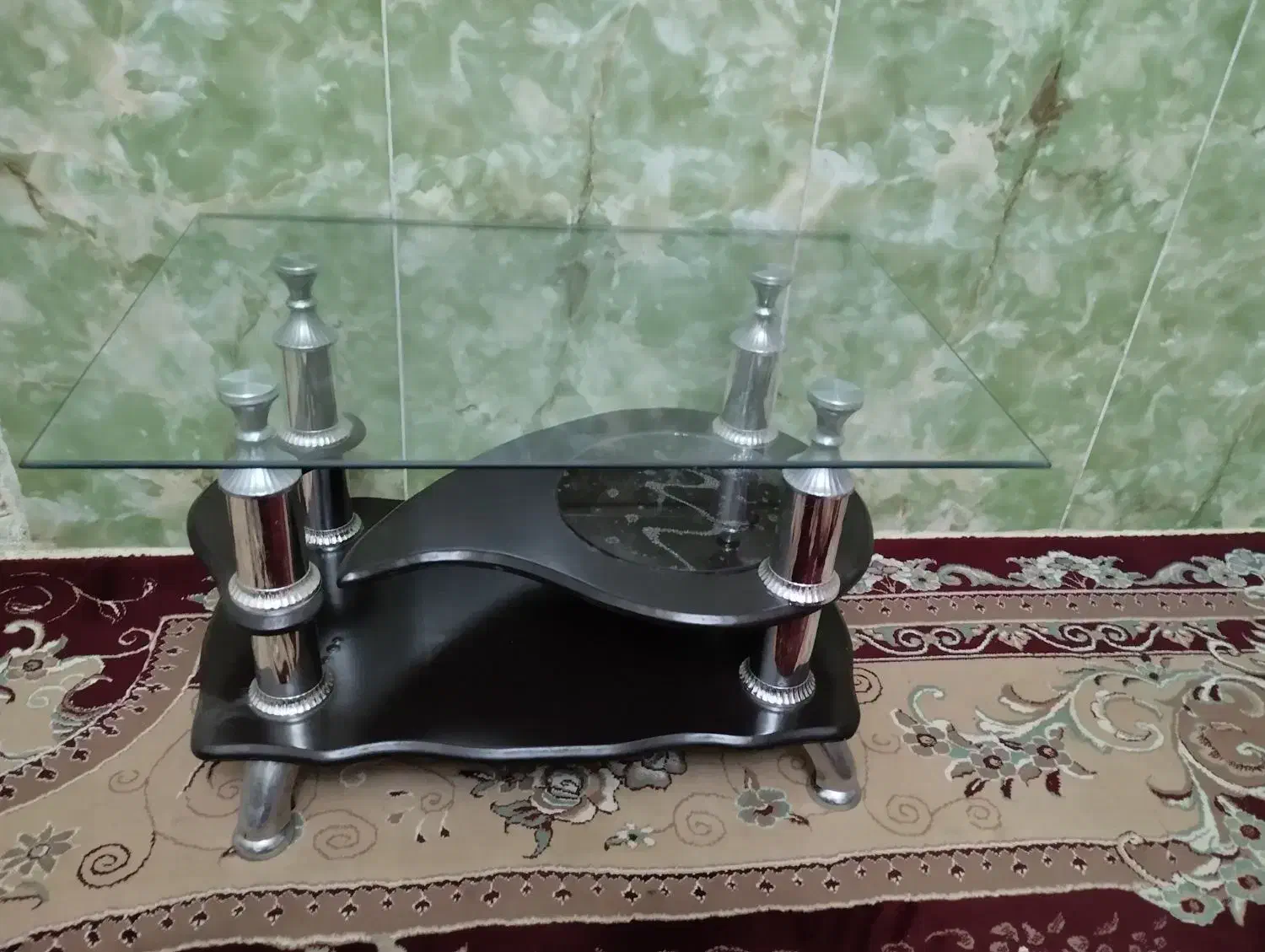 جلو مبلی سالم و بدون هیچ ایرادی ۳۰۰ هزار تومان|مبلمان خانگی و میز عسلی|تبریز, |دیوار