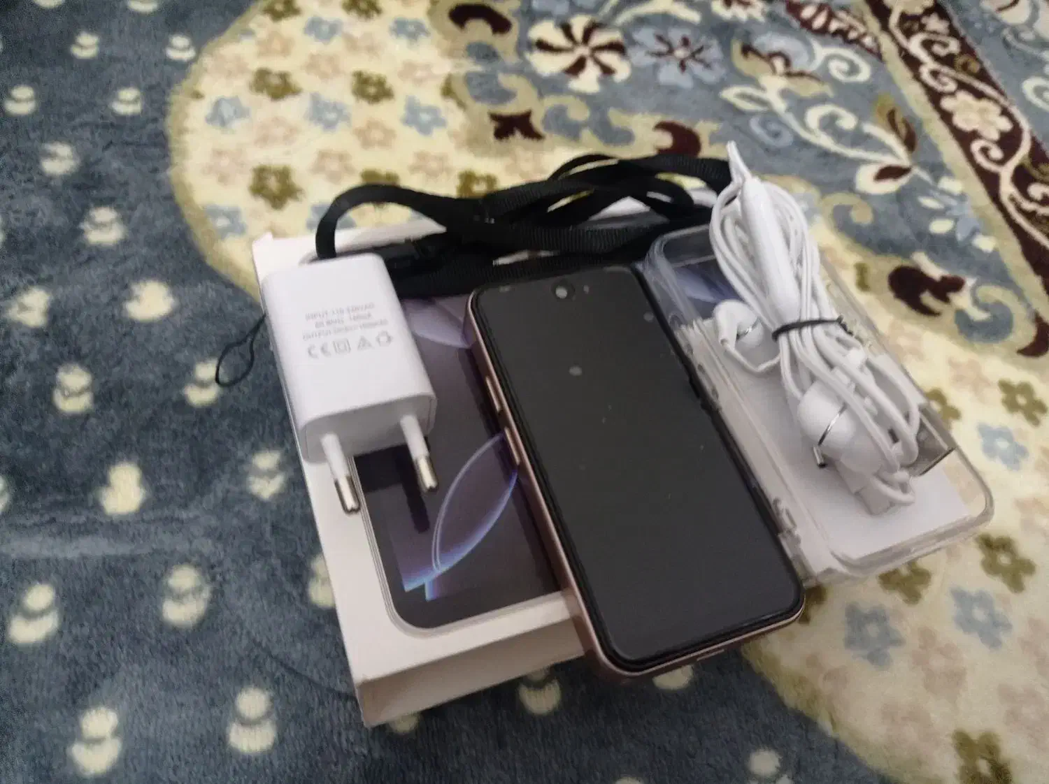 گوشی آیفون 17 مینی رم4 رنگ گلد|موبایل|نجف‌آباد, قدس|دیوار