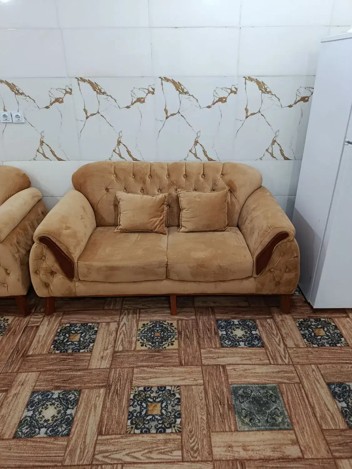 مبل ۷ نفره در حد نو|مبلمان خانگی و میز عسلی|آغاجاری, |دیوار