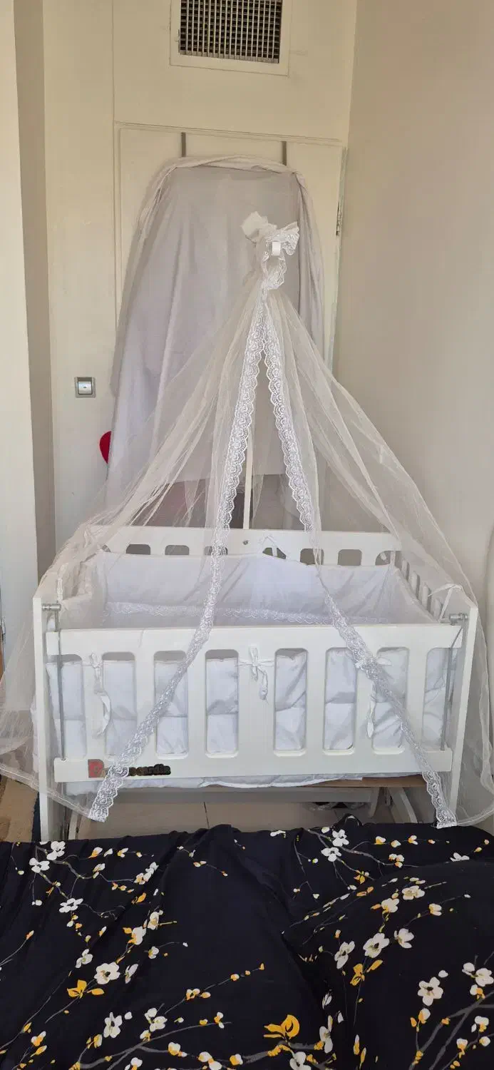 تخت خواب کنار مادر گهواره شو|تخت و صندلی بچه|مشکیندشت, |دیوار