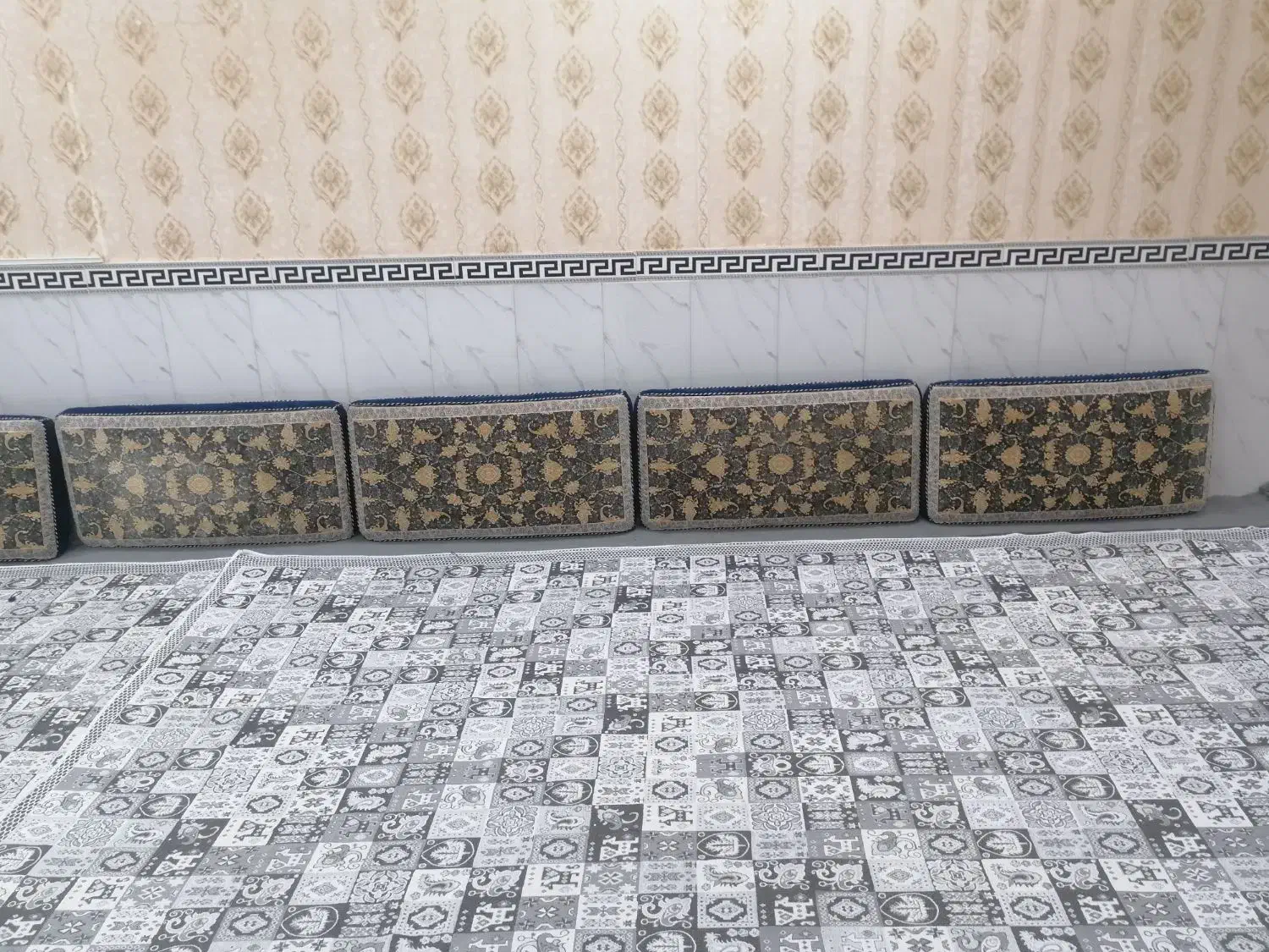 دو مدل پشتی و دو مدل کناره فرش|پشتی|ماهدشت, |دیوار