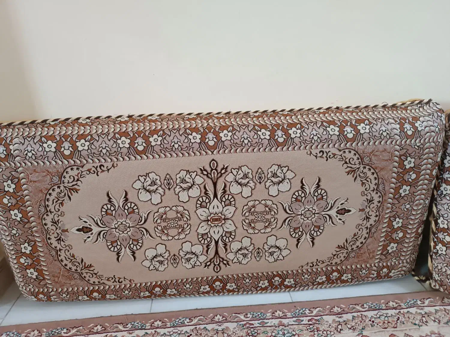 پشتی|پشتی|قزوین, |دیوار