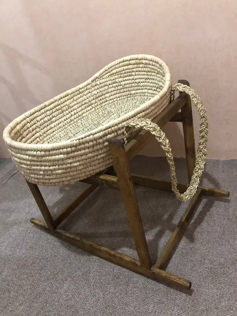 گهواره حصیری|تخت و صندلی بچه|قشم, |دیوار