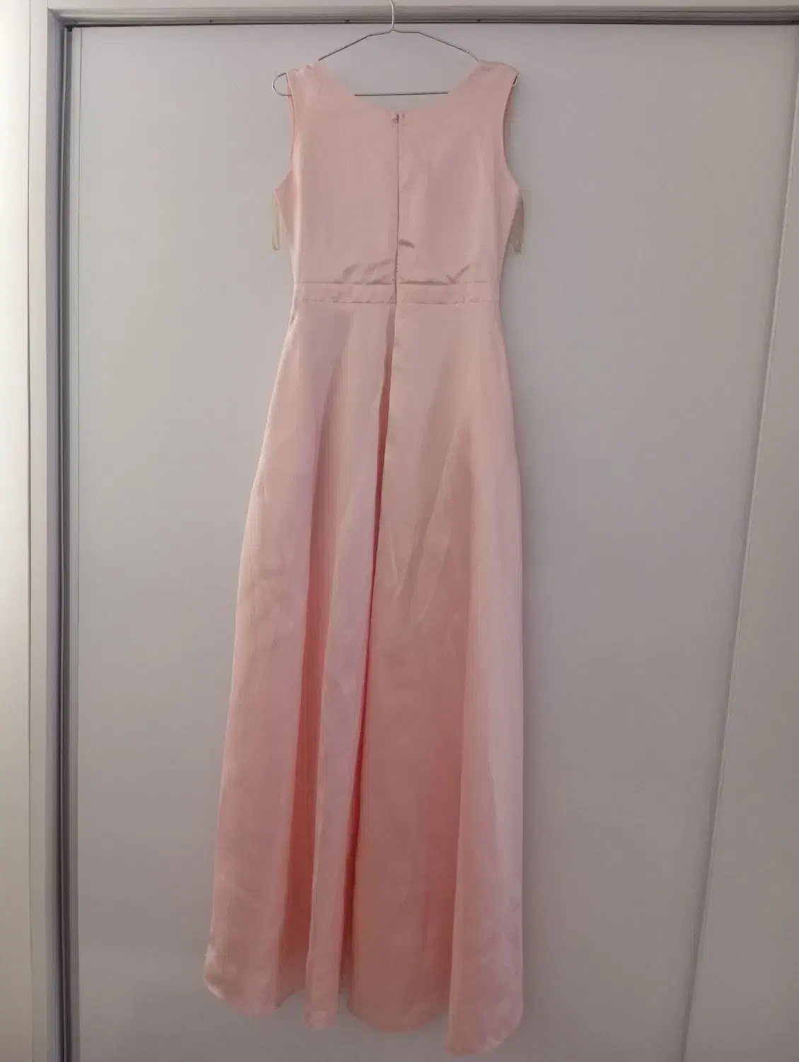 پیراهن مجلسی|لباس|میانه, |دیوار