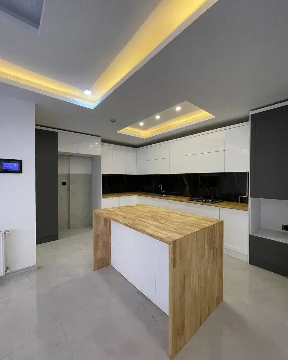 طبق ویلایی 140متری دوخواب سالن بزرگ خ مولانا|فروش آپارتمان|صدرا-فارس, فاز ۱|دیوار