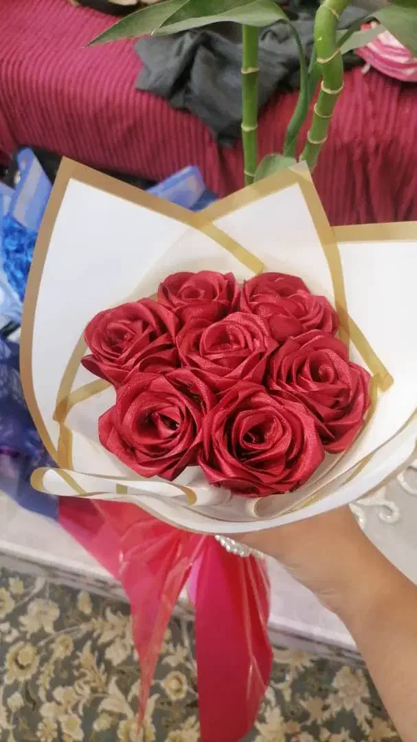 گل و دسته گل رز ، روبانی ، هدیه ای ماندگار|گل مصنوعی|کرمان, |دیوار