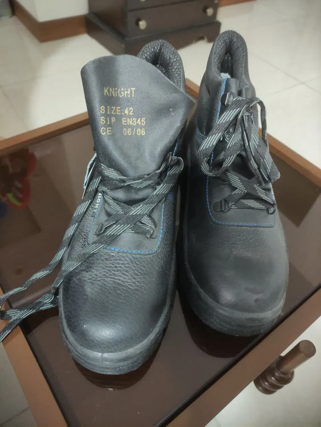 کفش ایمنی سایز ۴۲|کیف، کفش، کمربند|شاهین‌شهر, خانه کارگر|دیوار