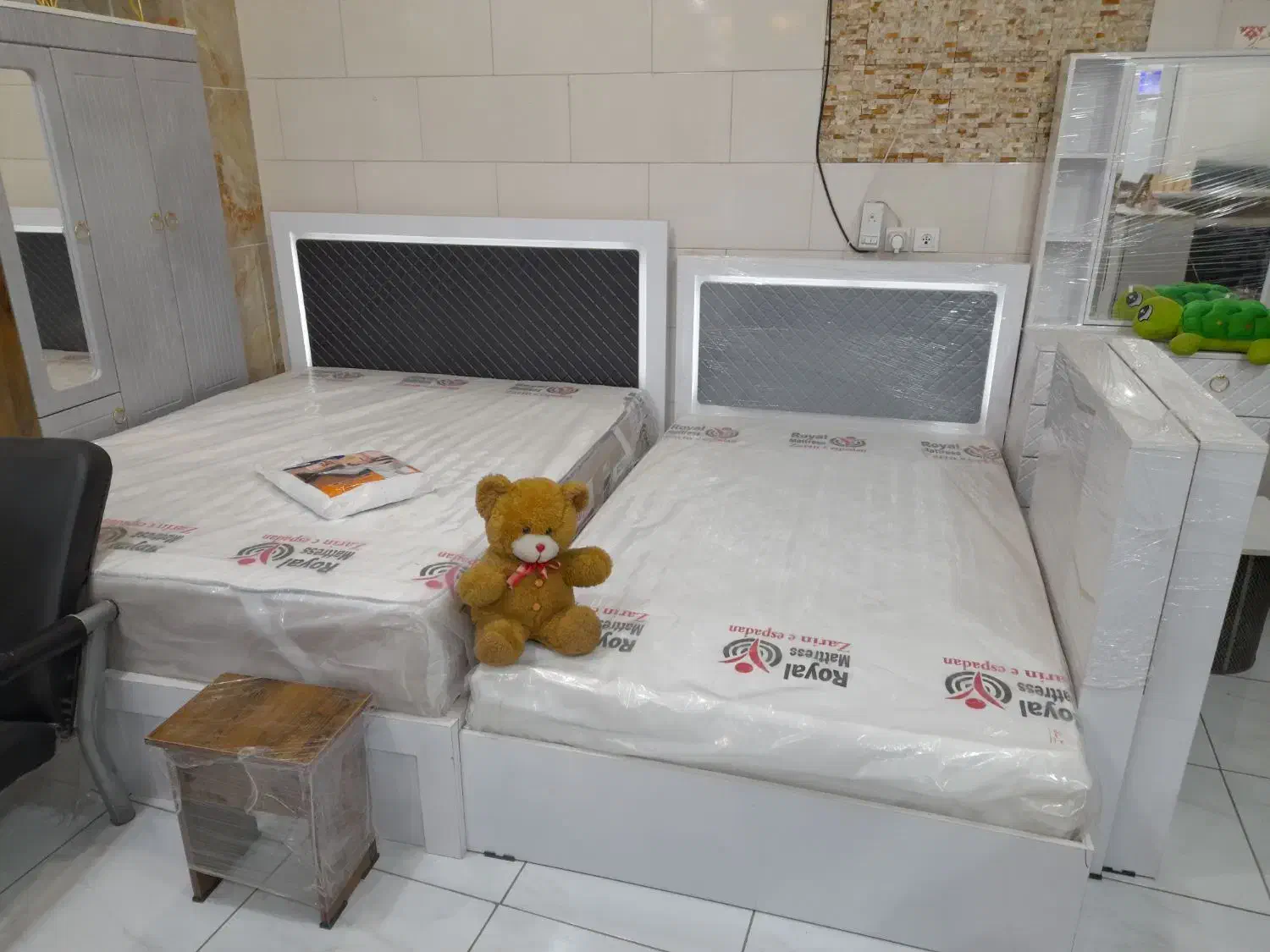 تخت یک و نیم نفره|تخت و سرویس خواب|نجفآباد, ویلاشهر|دیوار