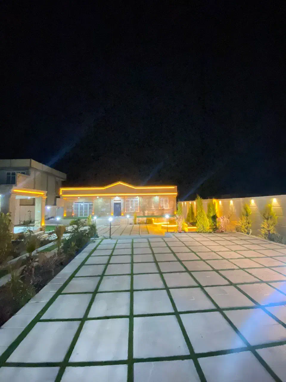 اجاره باغ ویلا با استخر آبگرم گویم قلات صدرا|اجارهٔ کوتاهمدت ویلا و باغ|شیراز, قلات|دیوار