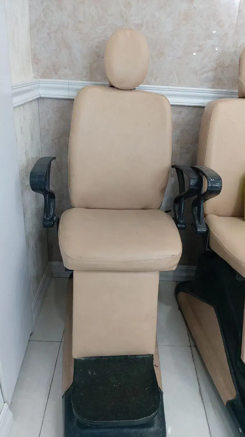 آیینه و کنسول آرایشگاهی|آرایشگاه و سالن‌های زیبایی|قم, سالاریه|دیوار