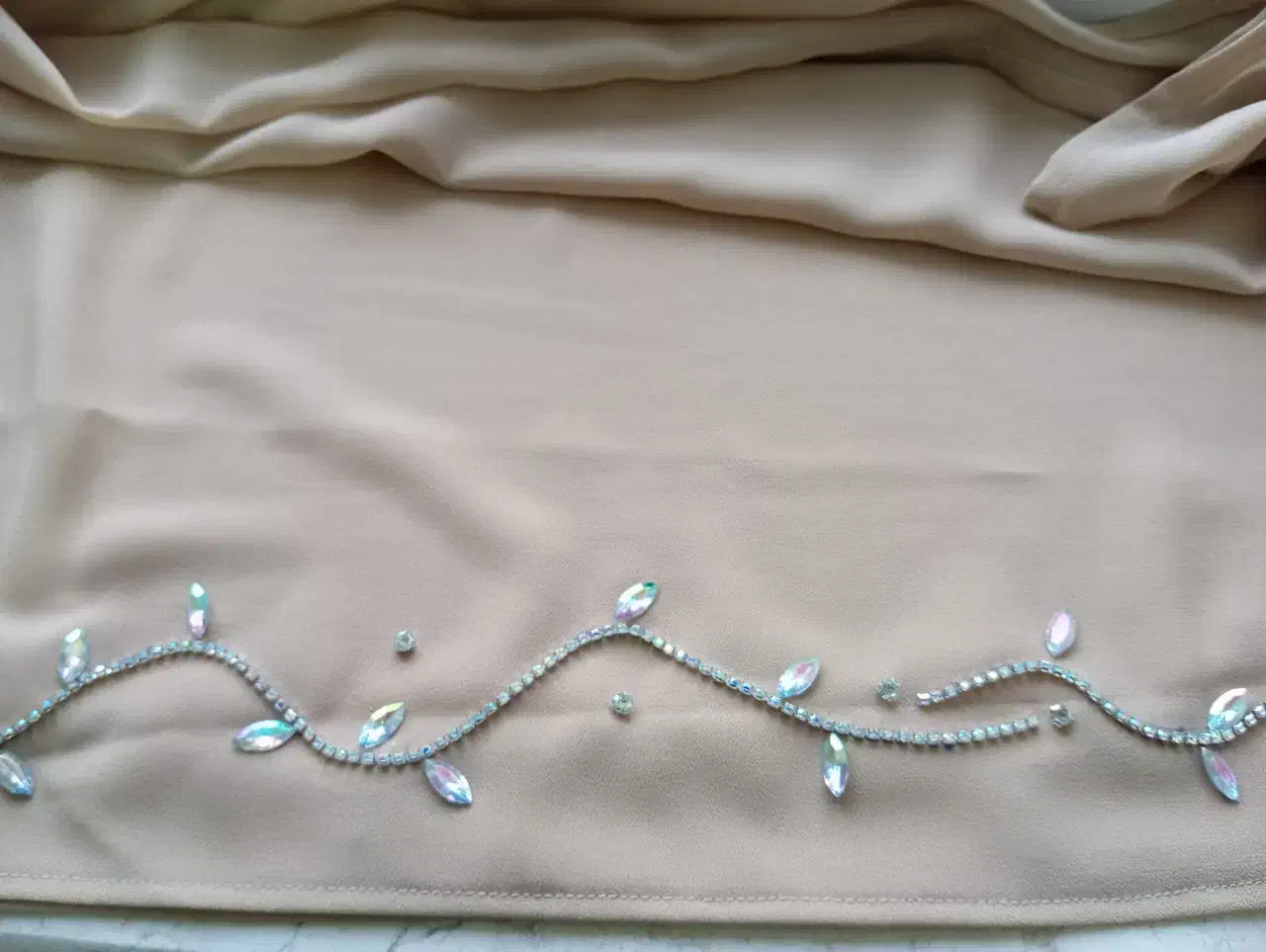 جواهر دوزی|لباس|ارومیه, |دیوار