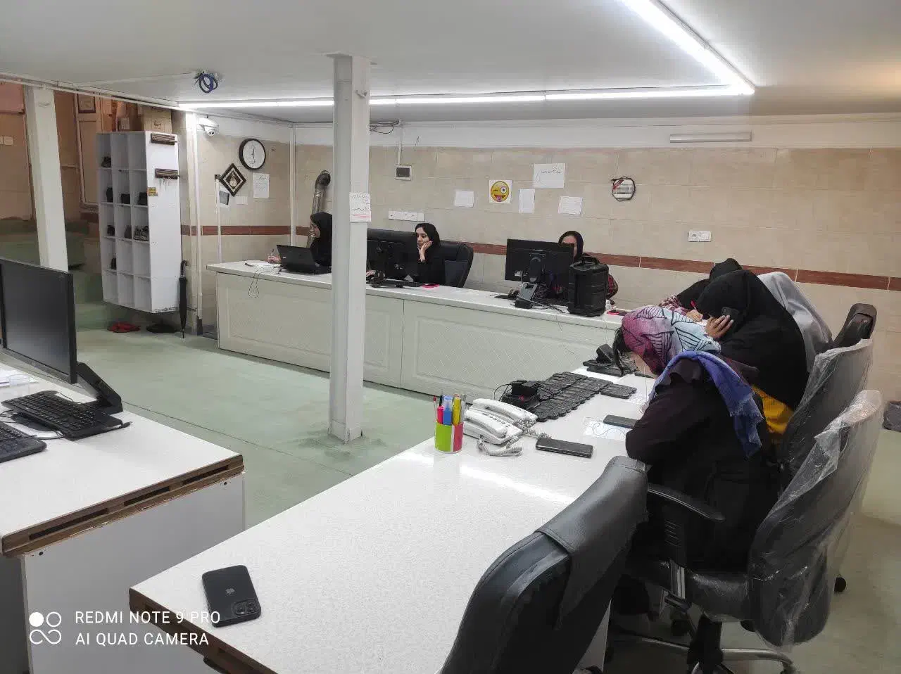 استخدام منشی تلفنی خانوم نیم وقت حوالی شهرک مدنی|استخدام اداری و مدیریت|همدان, |دیوار