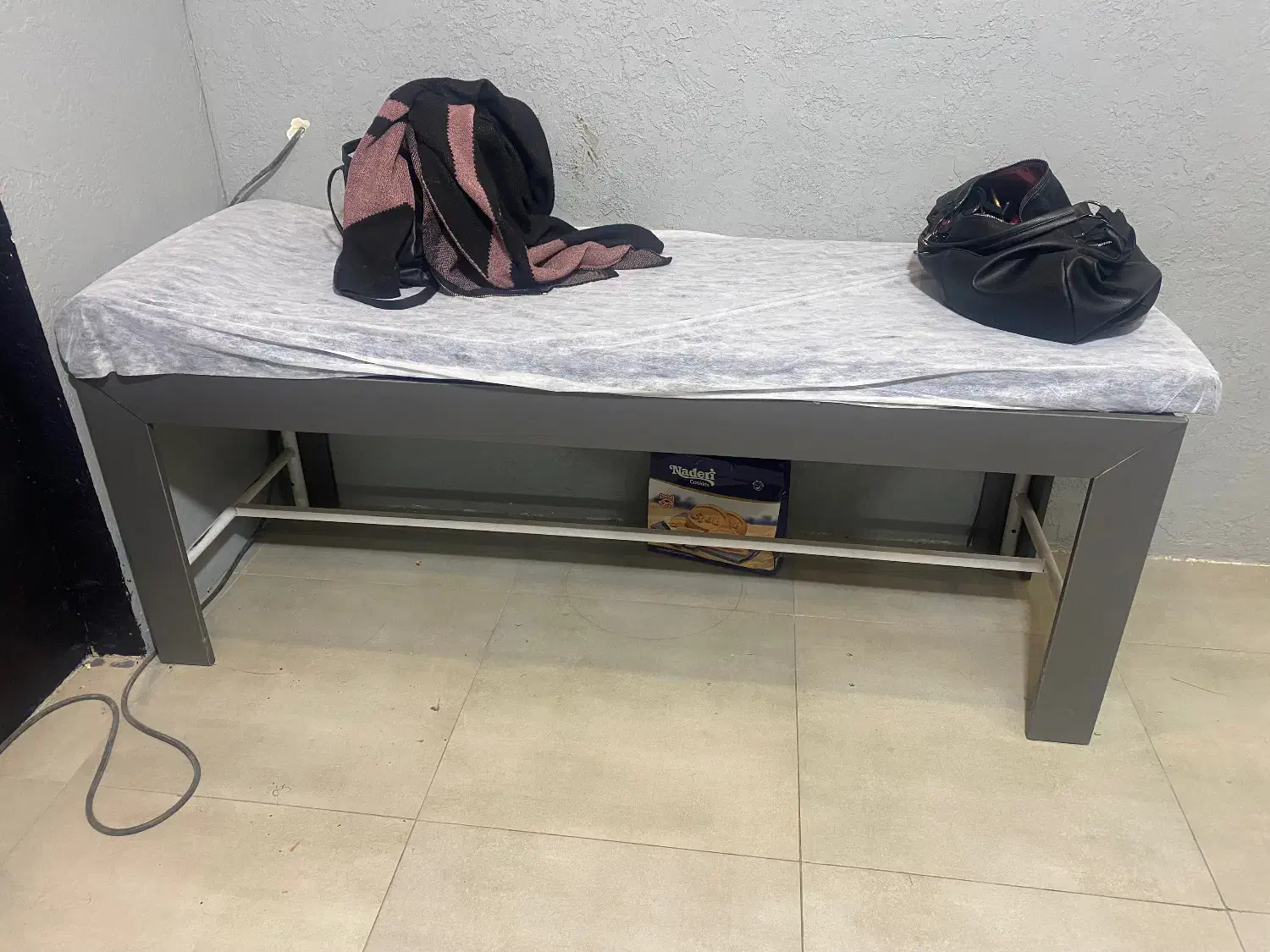 تخت معاینه/ تخت آرایشگاهی /تخت ماساژ /فقط۹۰۰|آرایشی، بهداشتی، درمانی|قم, سالاریه|دیوار