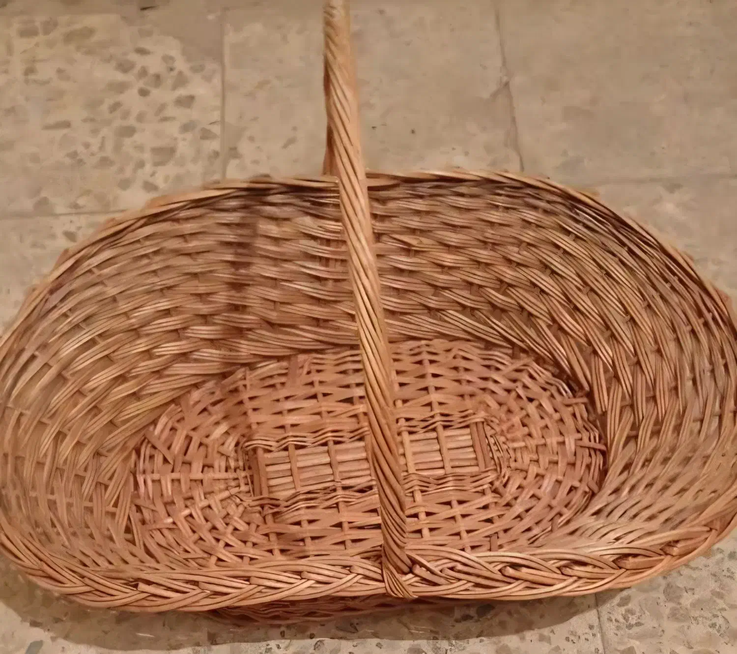 سبد حصیر بافت چوبی تزئین شده|صنایع دستی و سایر لوازم تزئینی|قم, امامزاده ابراهیم|دیوار