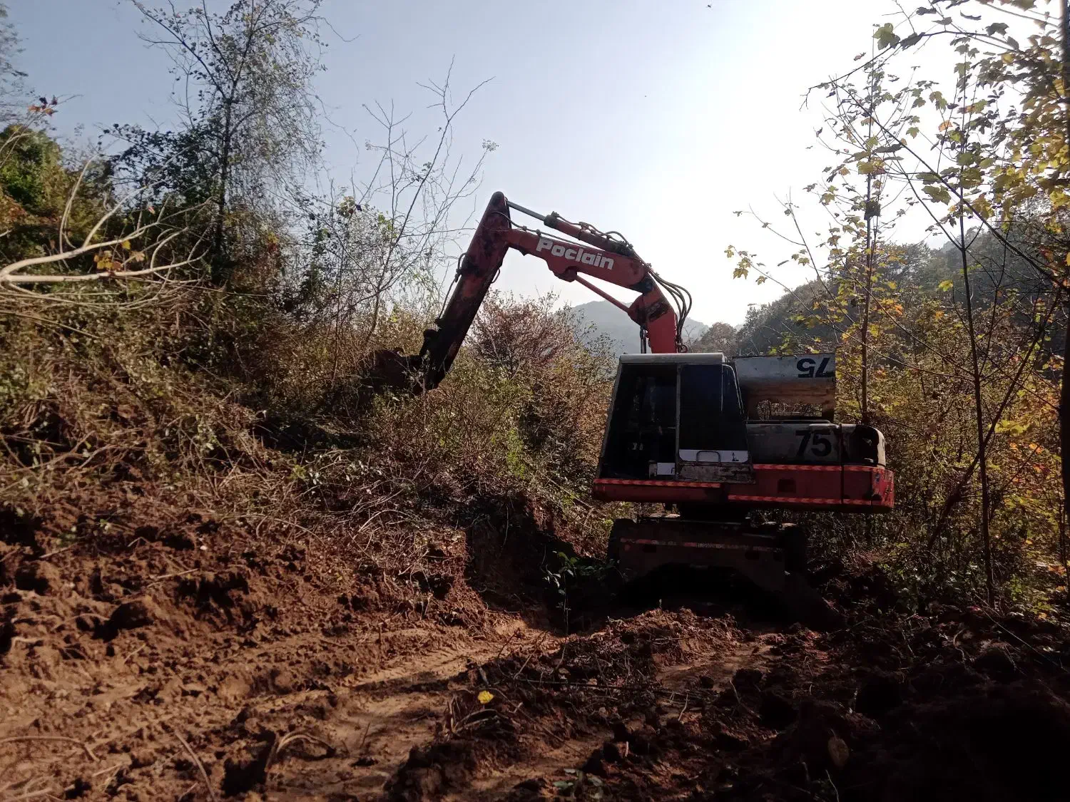 بیل لاستیکی پوکلن پوکلین|خودرو سنگین|تنکابن, |دیوار