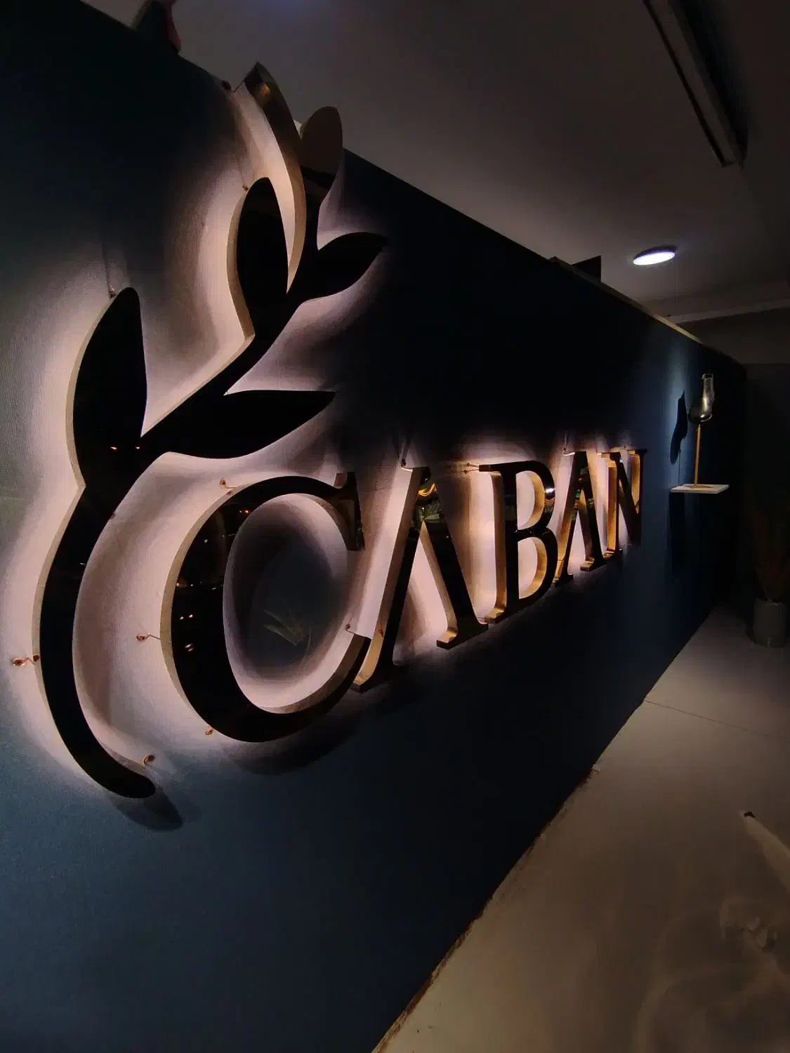 تابلوسازی و کامپوزیت|خدمات پیشه و مهارت|رشت, استادسرا|دیوار