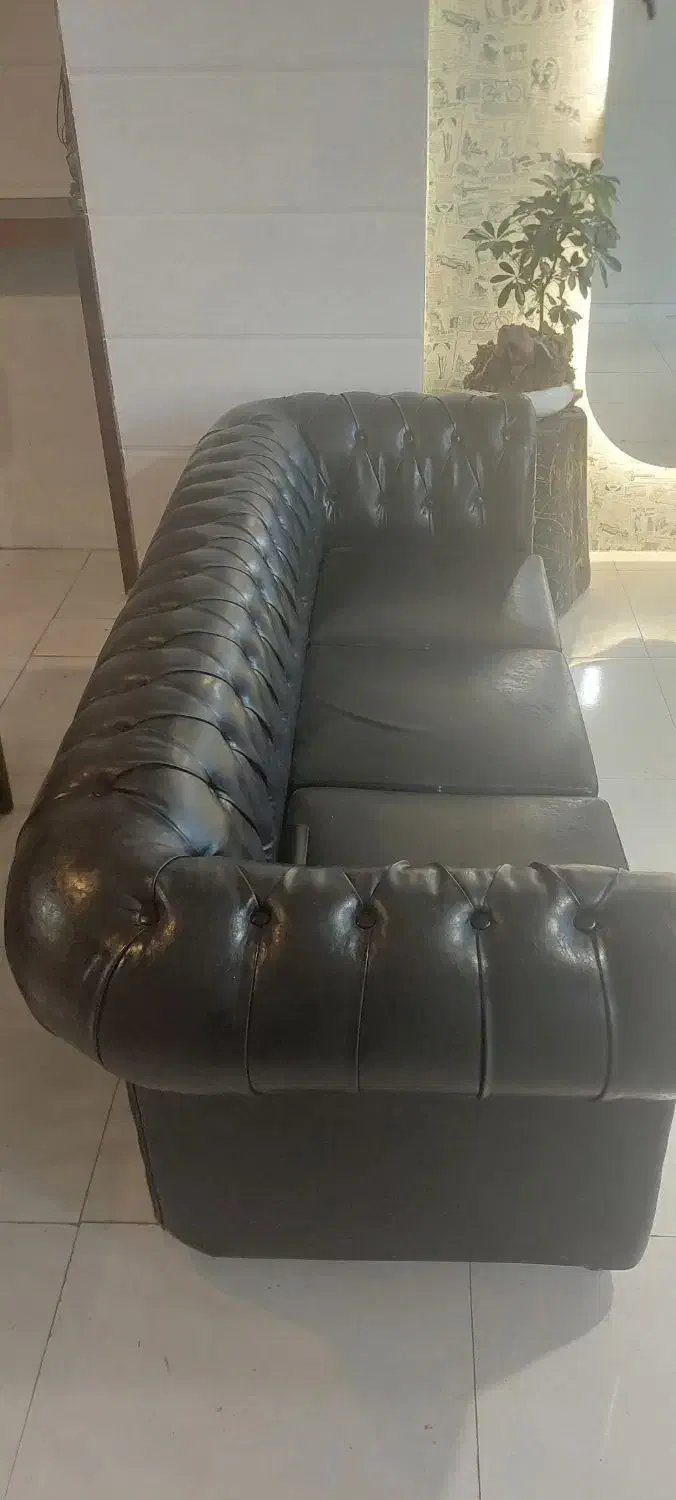 مبل ۳ نفره چستر امریکایی چرم|مبلمان خانگی و میز عسلی|یزد, |دیوار