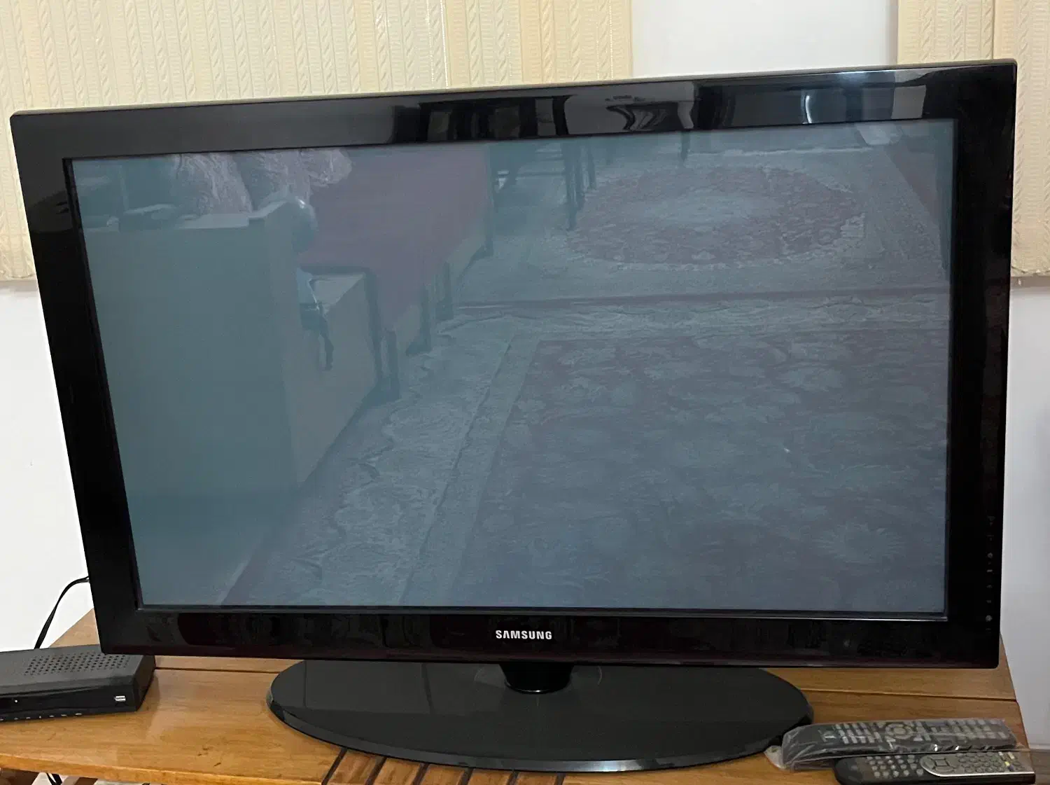 تلویزیون ال سی دی سامسونگ ۴۲ اینچ|تلویزیون و پروژکتور|شیراز, شهرک والفجر|دیوار