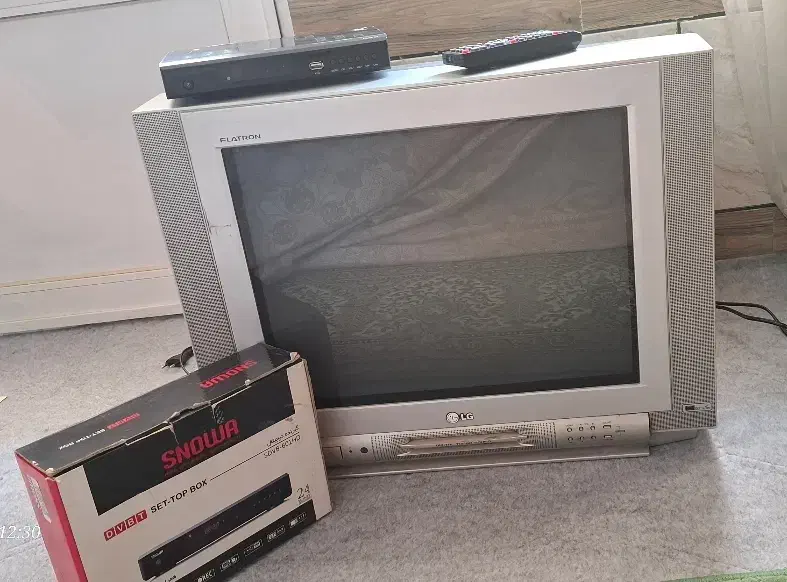 تلویزیون|تلویزیون و پروژکتور|فلاورجان, |دیوار