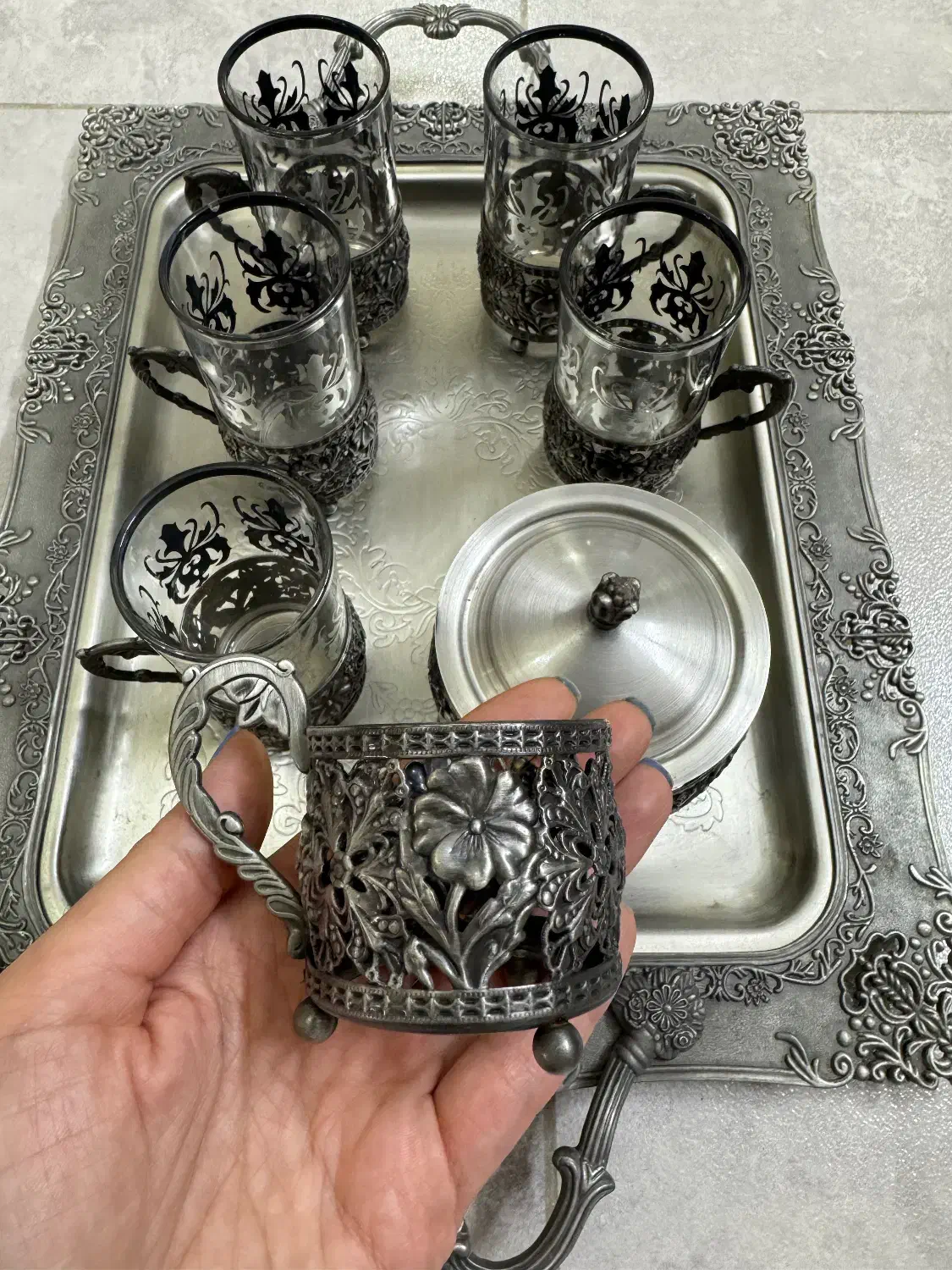 تعدادی ظروف بلور و کریستال پذیرایی|ظروف سرو و پذیرایی|اصفهان, مرداویج|دیوار