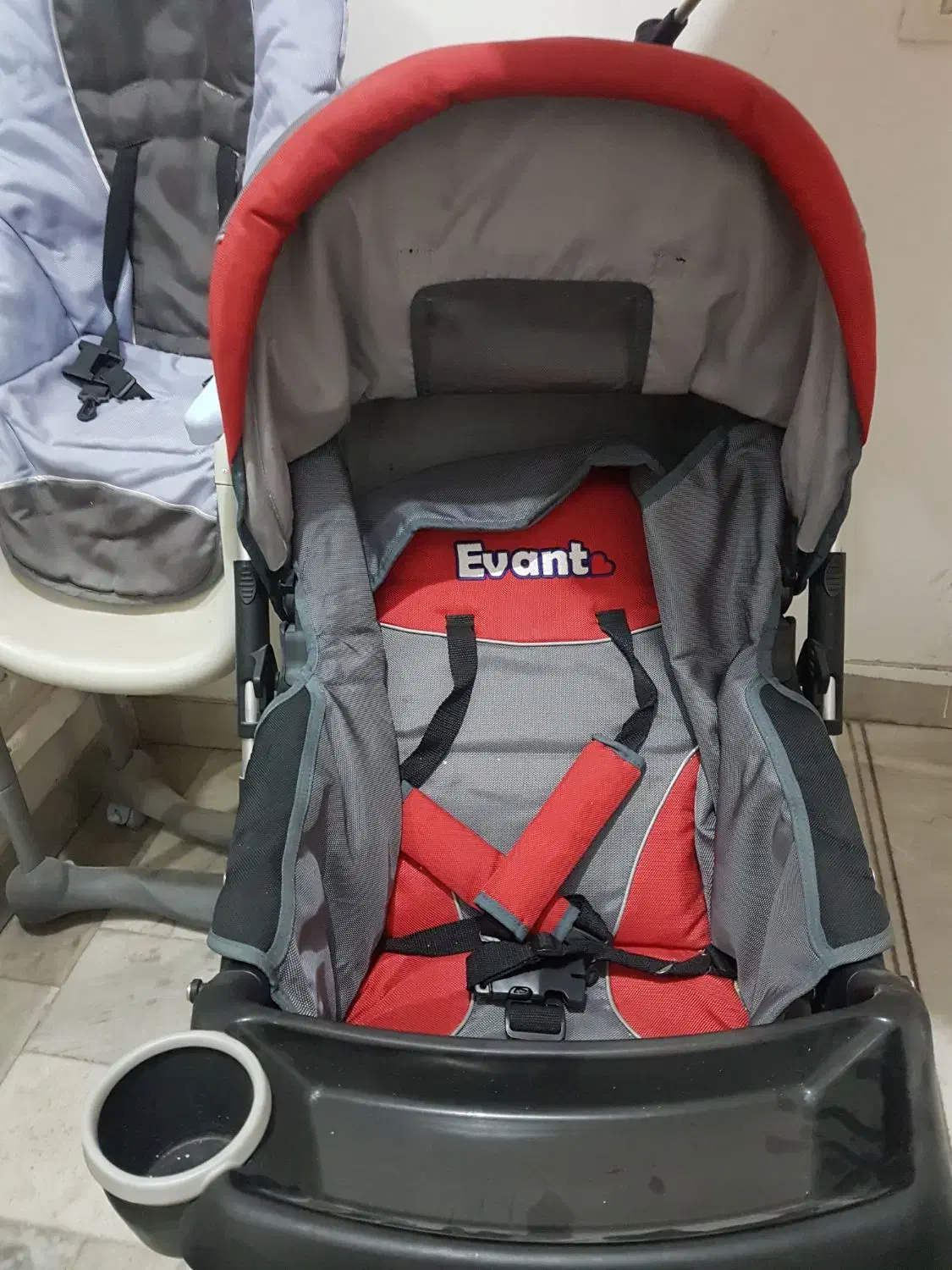 کالسکه وکریر وصندلی غذا بچه|تخت و صندلی بچه|شاهینشهر, برخوار غرب|دیوار