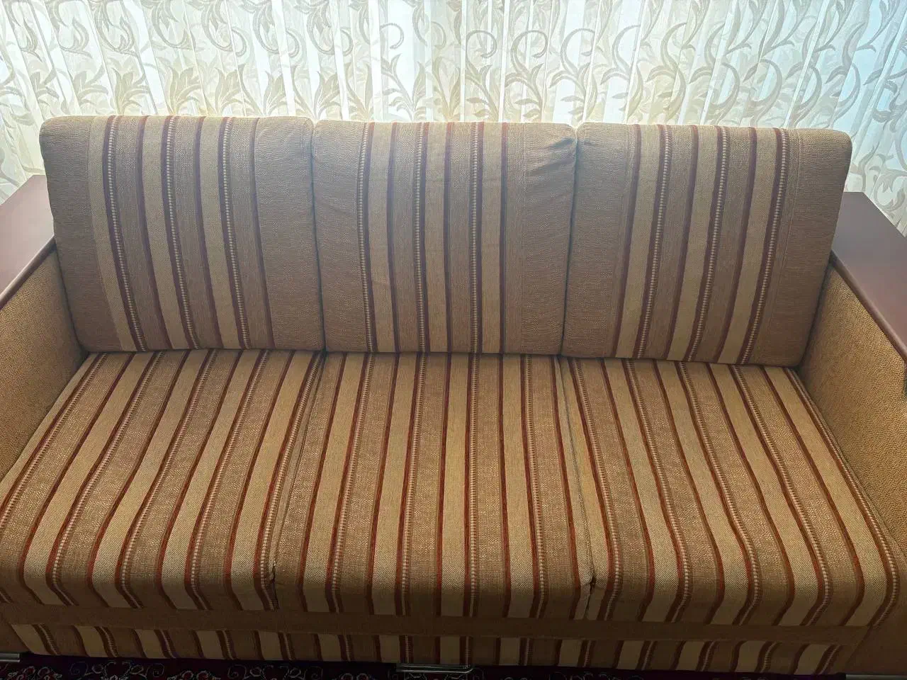 مبل 7نفره با میز شیشه ای|مبلمان خانگی و میز عسلی|گلوگاه, |دیوار