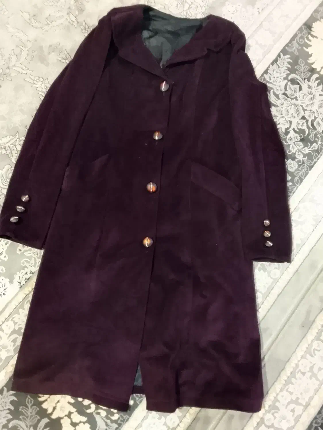 دو عدد پالتو ومانتو|لباس|مشهد, موعود|دیوار