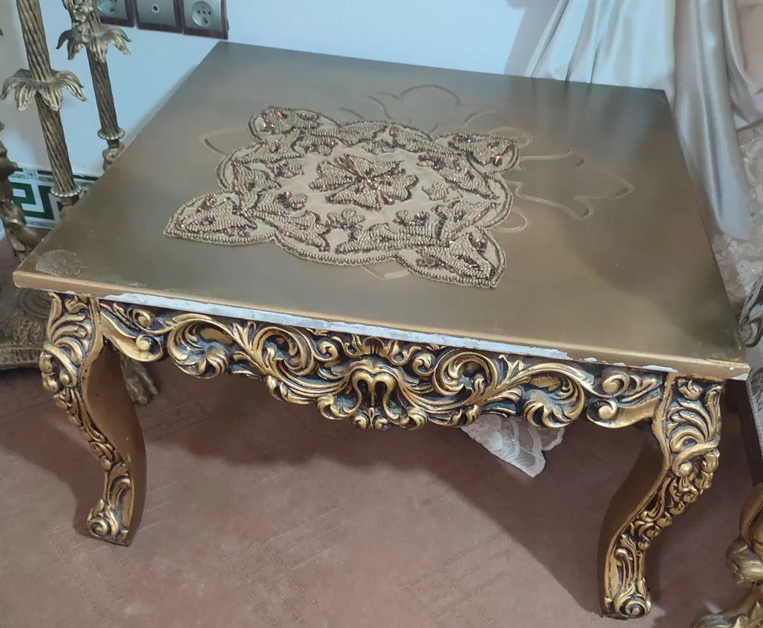 مبل سلطنتی ۹نفره با سه تا میز عسلی|مبلمان خانگی و میز عسلی|بابکان, |دیوار