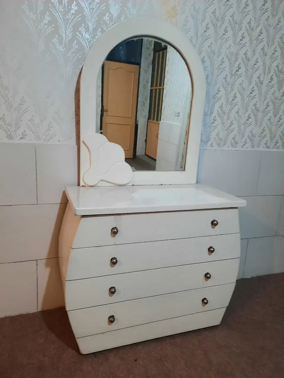 ساعت و بخاری|ساعت|شیراز, میانرود|دیوار