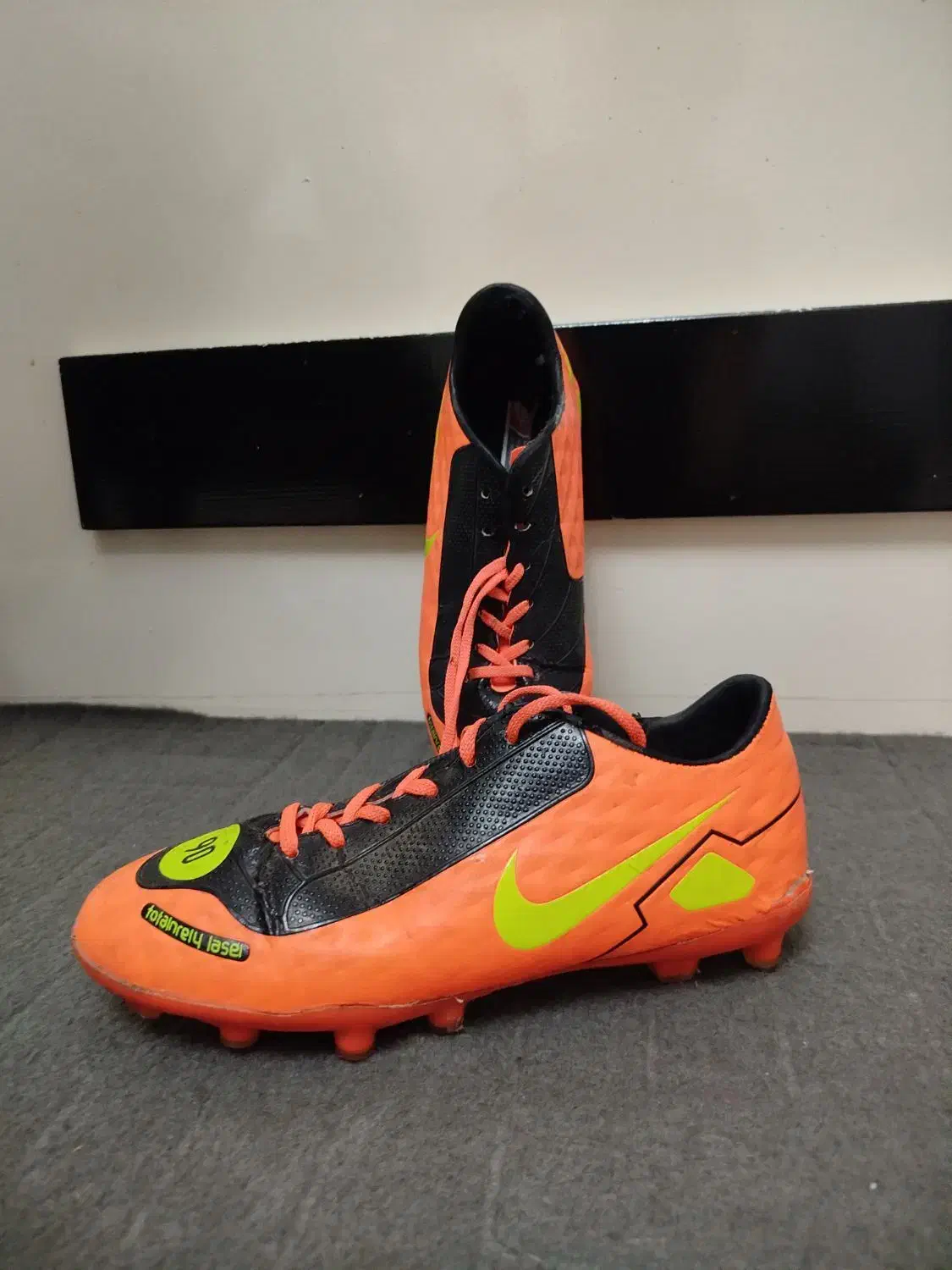 کفش ورزشی استوک|تجهیزات ورزشی|کازرون, |دیوار