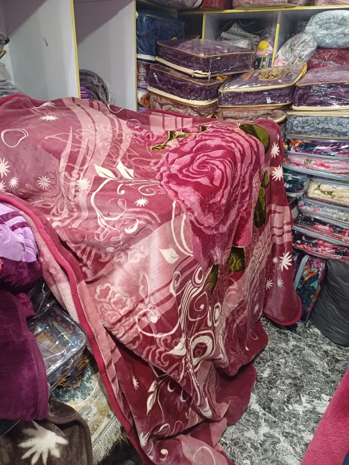 پتو شهبد باغملک|رختخواب، بالش، پتو|ایذه, |دیوار