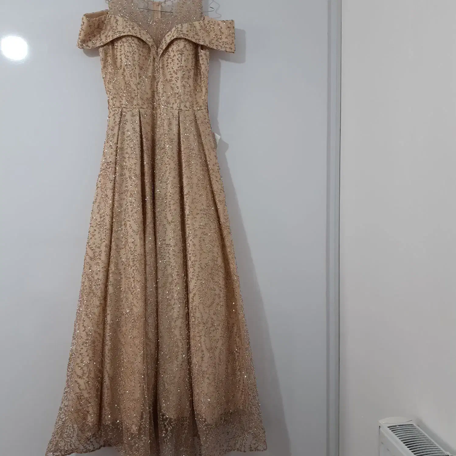 لباس مجلسی|لباس|بهار, |دیوار