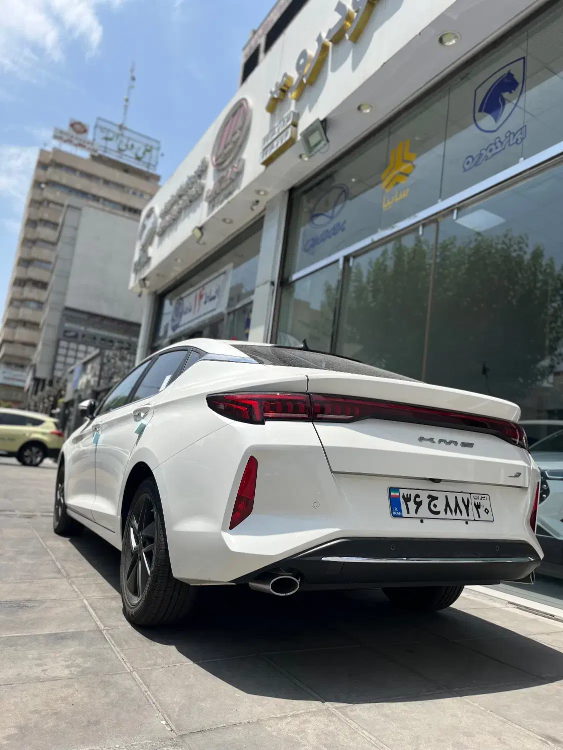 کی ام سی جی۷ سفید صفر KMC J7 مشکی خشک مدل۱۴۰۴|خودرو سواری و وانت|تهران, توحید|دیوار