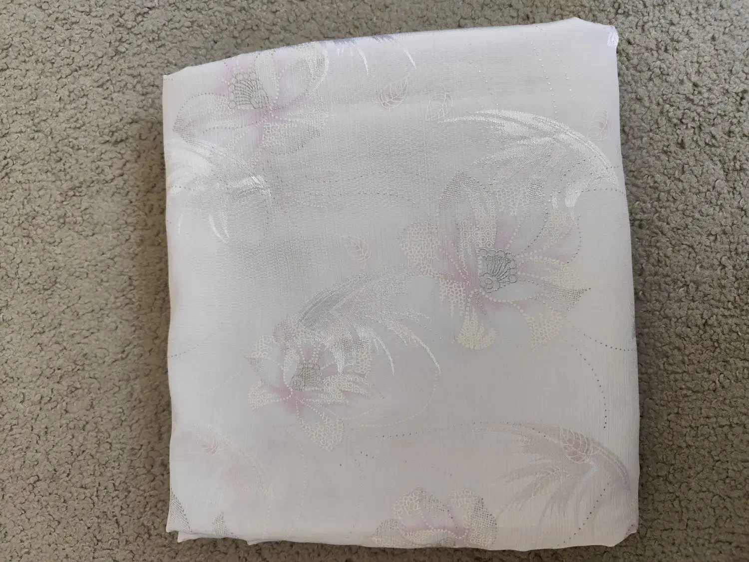 چادر عروس نو نو|لباس|قم, امامزاده ابراهیم|دیوار