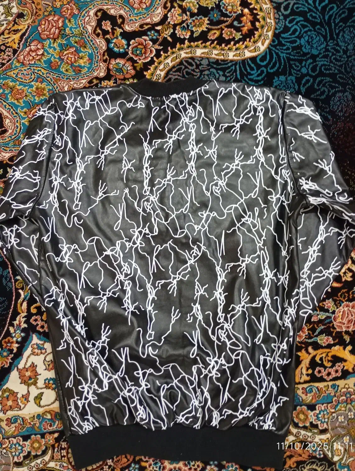 سه تا لباس نو|لباس|زنجان, |دیوار