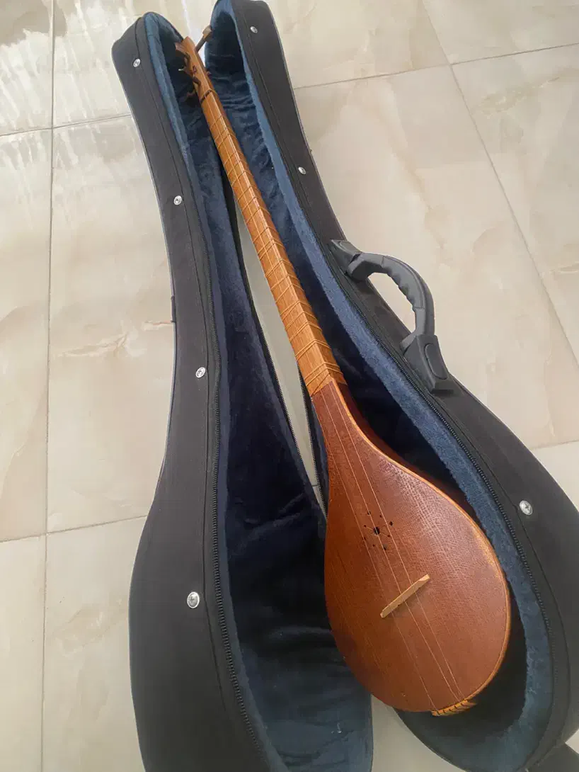 سه تار بهرامی|سازهای سنتی|سرپل ذهاب, |دیوار