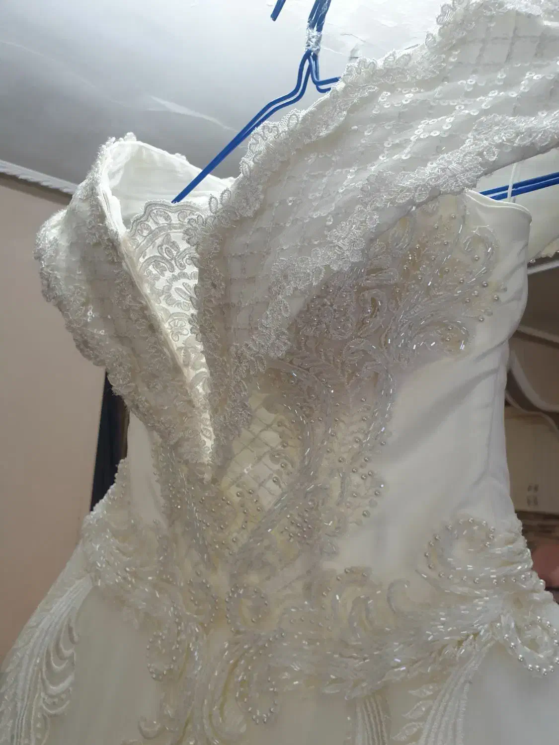 لباس عروس هدیه داده میشود|لباس|تهران, چیتگر جنوبی|دیوار