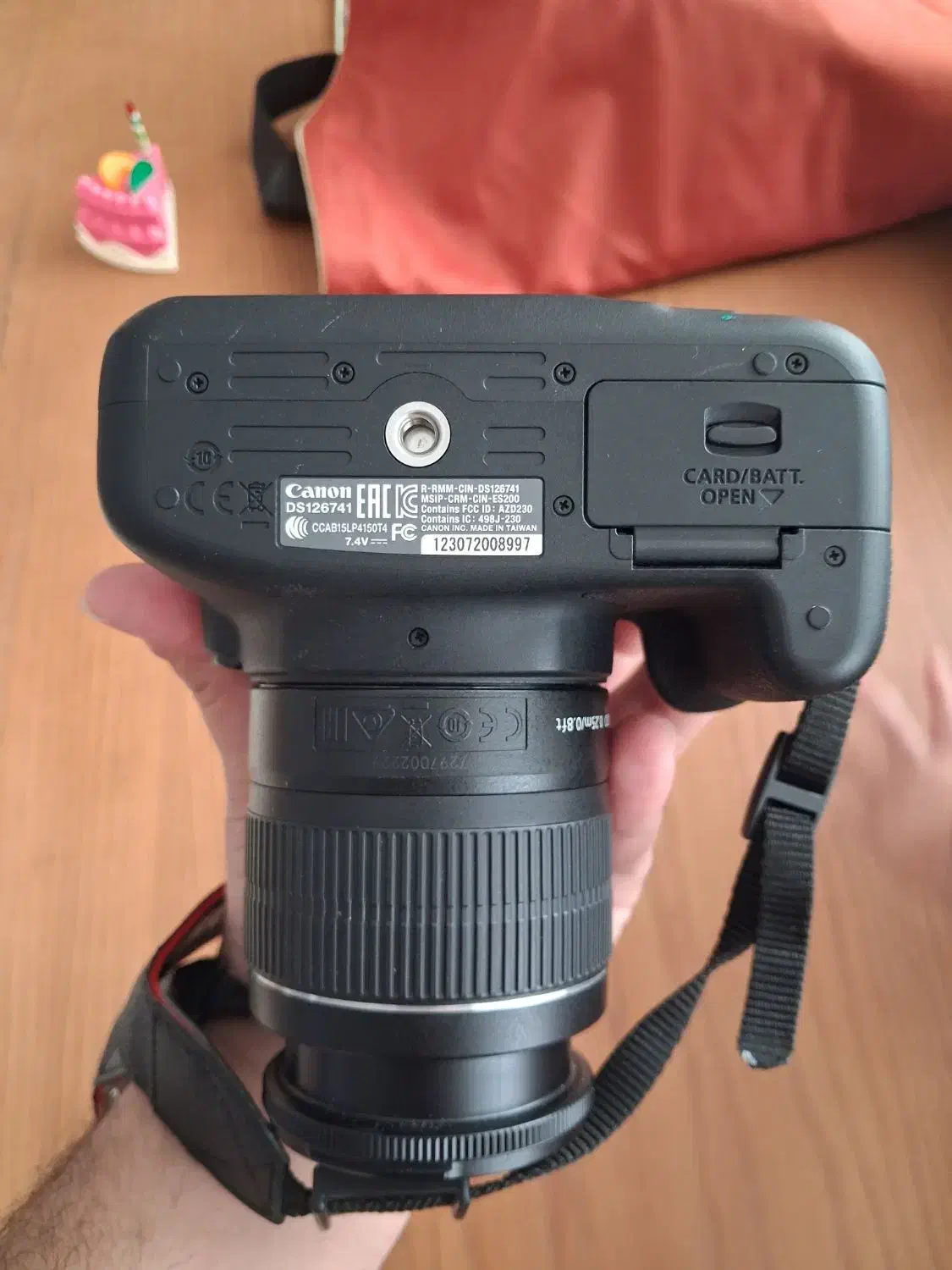 دوربین عکاسی eos 2000D canon|دوربین عکاسی و فیلم‌برداری|یزد, |دیوار