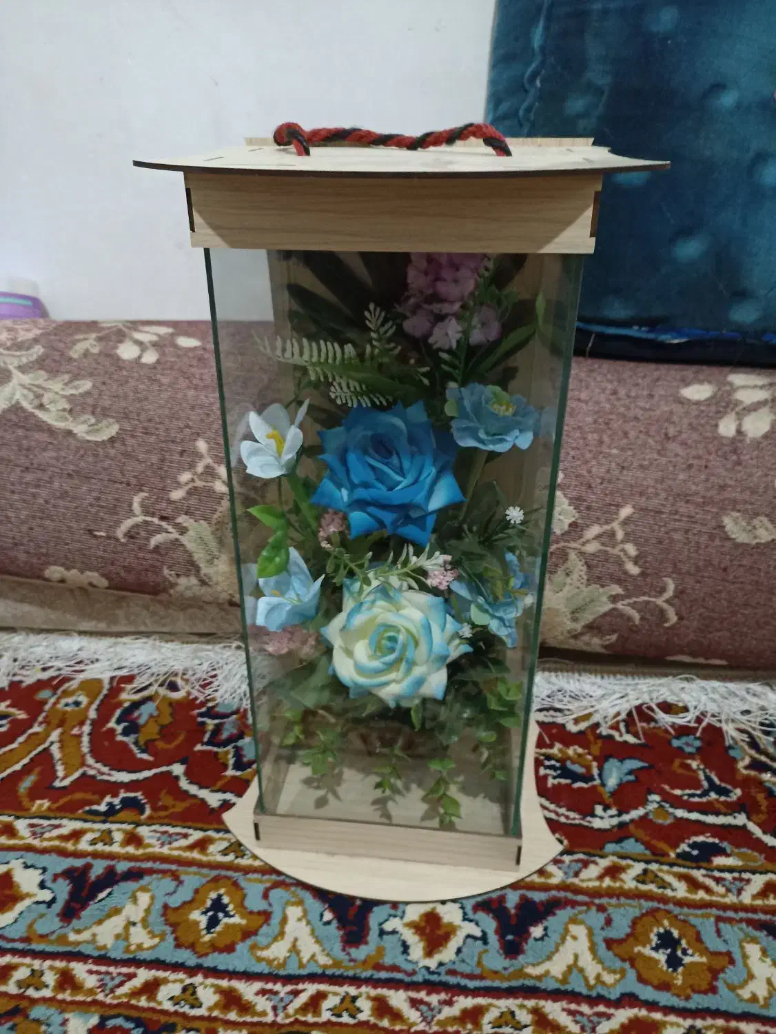 گل قشنگ نونو|گل مصنوعی|زاغه, |دیوار