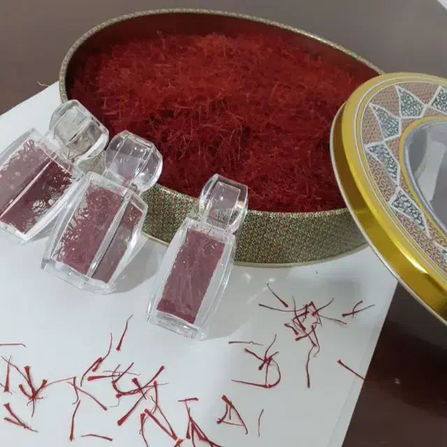 زعفران صادراتی و ممتاز مستقیم از کشاورز|خوردنی و آشامیدنی|اصفهان, مرداویج|دیوار