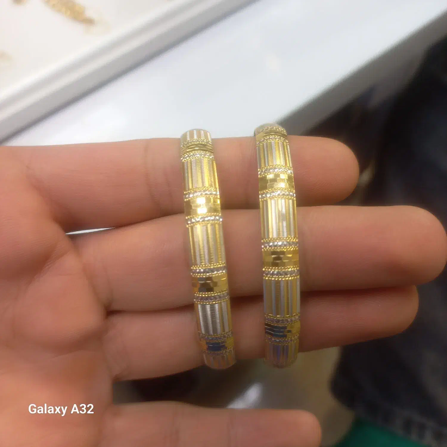 طلا|جواهرات|مشهد, انقلاب|دیوار