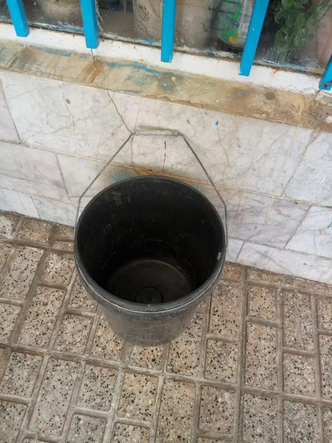 این سطل زباله در دار دسته داره محکم بیست لیتر هست|لوازم نظافت|مشهد, شهید معقول|دیوار