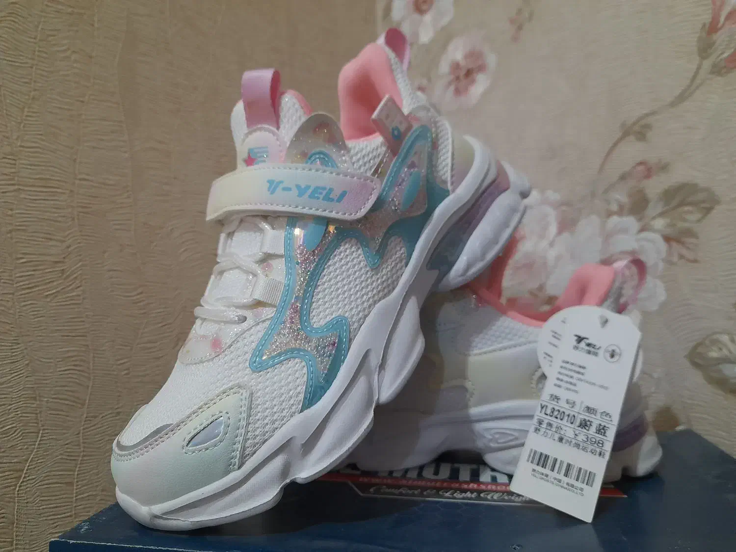 کفش ورزشی نو|کیف، کفش، کمربند|شادگان, |دیوار