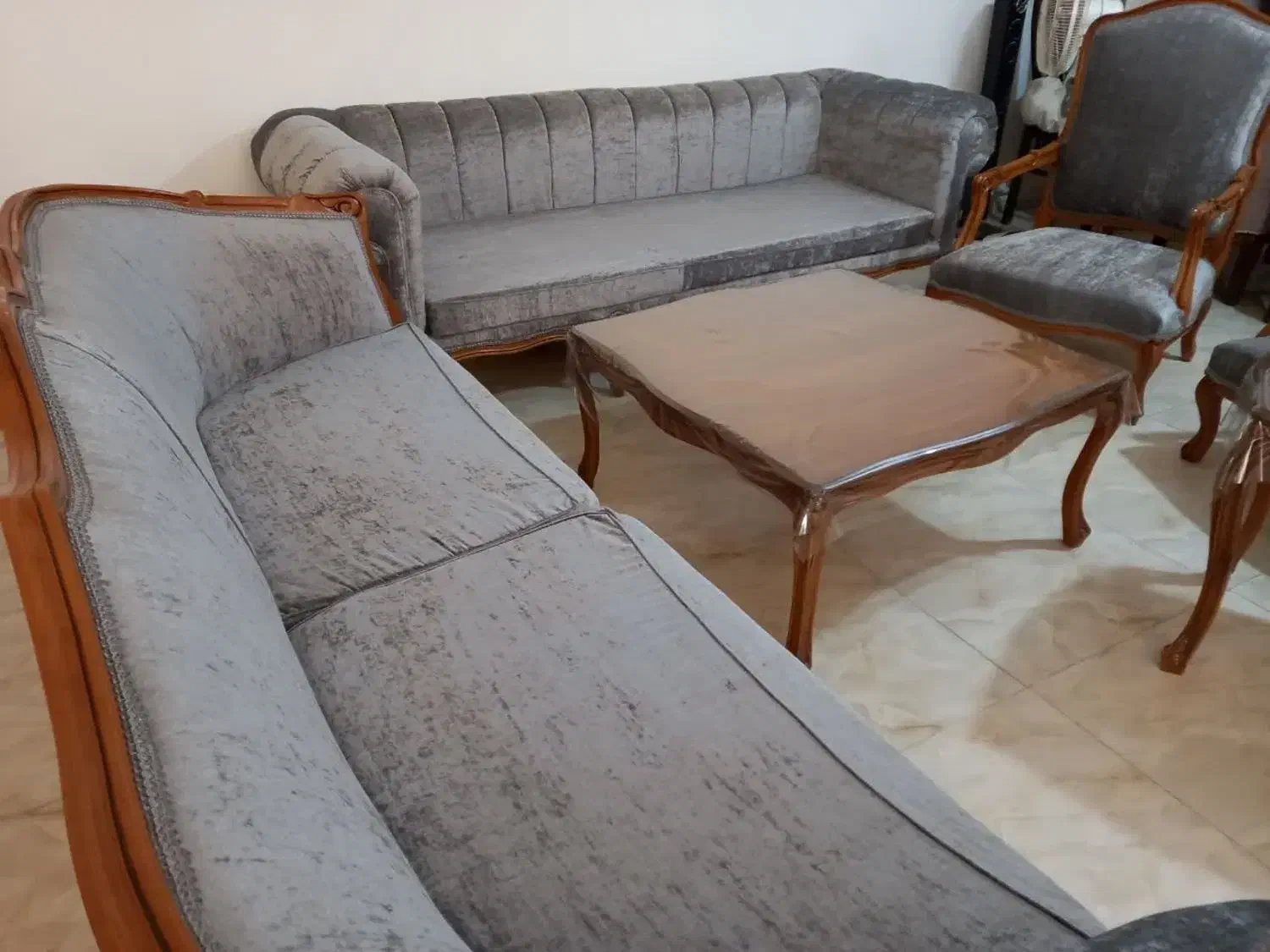 مبل|مبلمان خانگی و میز عسلی|شاهین‌شهر, نظامی|دیوار