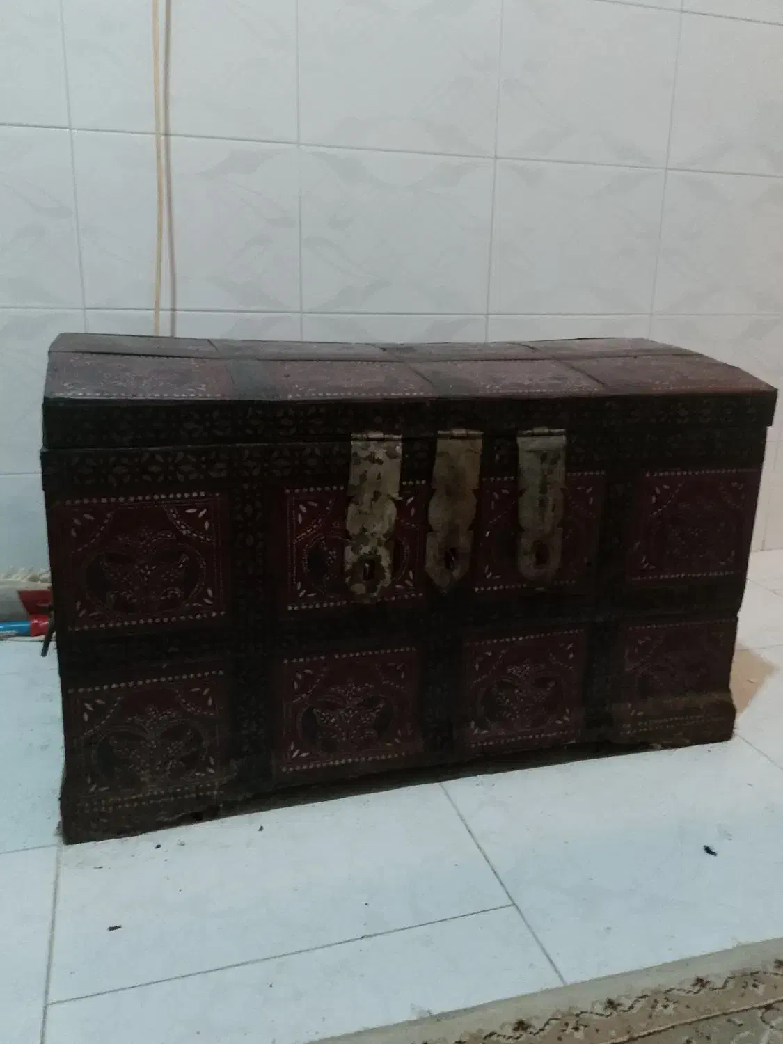 صندوق قدیمی|کلکسیون اشیاء عتیقه|رشت, بیجارپس|دیوار