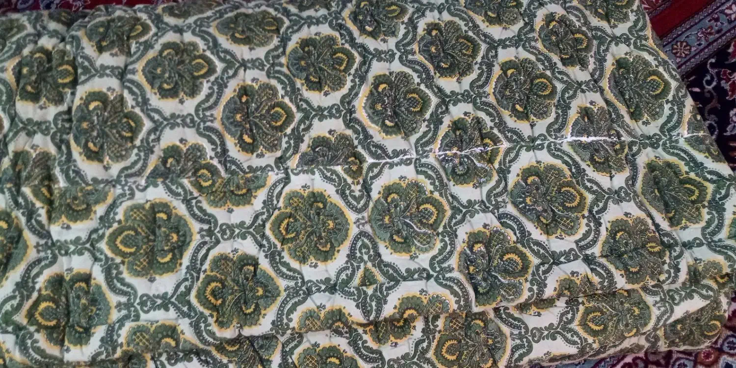 لحاف کرسی|رختخواب، بالش، پتو|پیر بکران, |دیوار