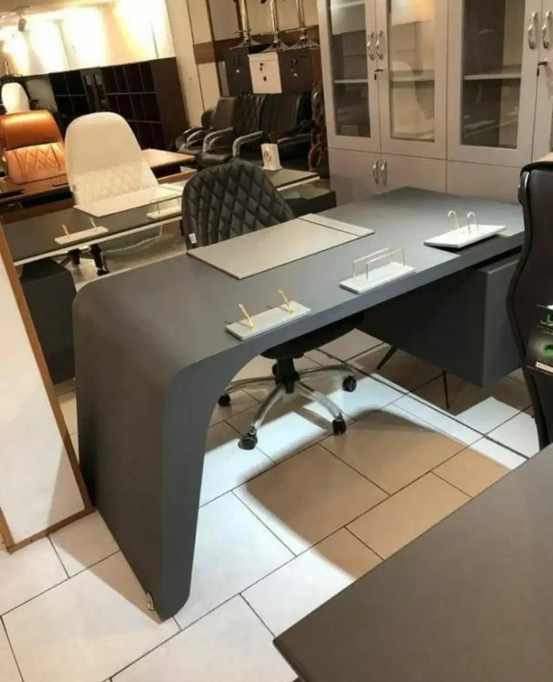 میز اداری تمام وکیوم/میز مدل سهند/میز|دفتر کار|سنندج, |دیوار