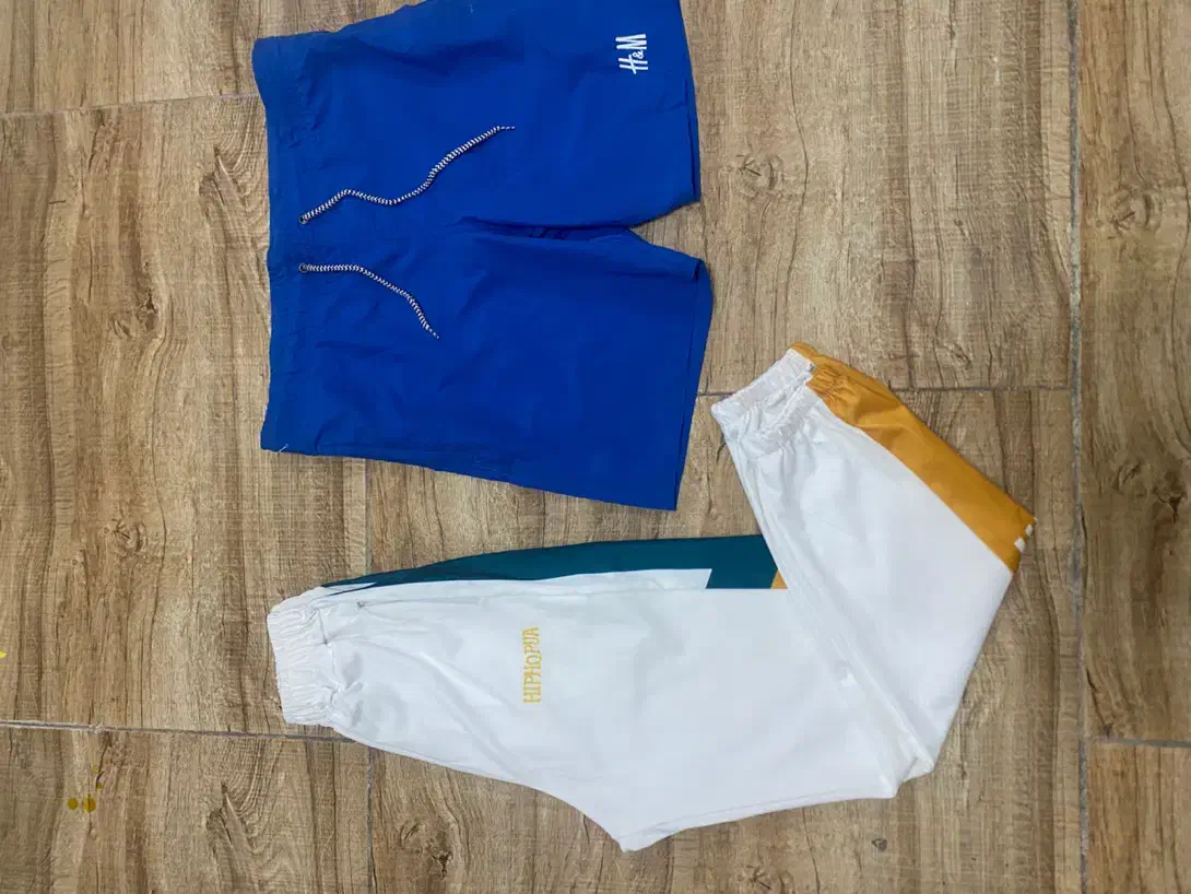 شلوار اسپرت و شلوارک نوجوان هر دو فقط ۵۰۰ هزار ت|لباس|تربت جام, بیست متری منبع آب|دیوار