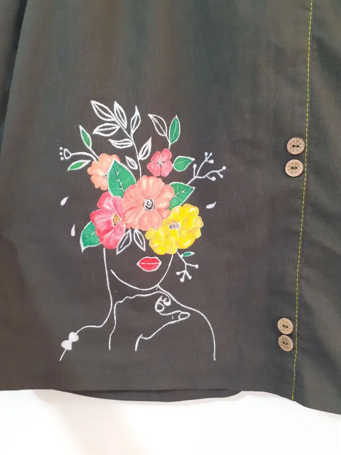 لباس هنری|لباس|شهریار, شهریار|دیوار